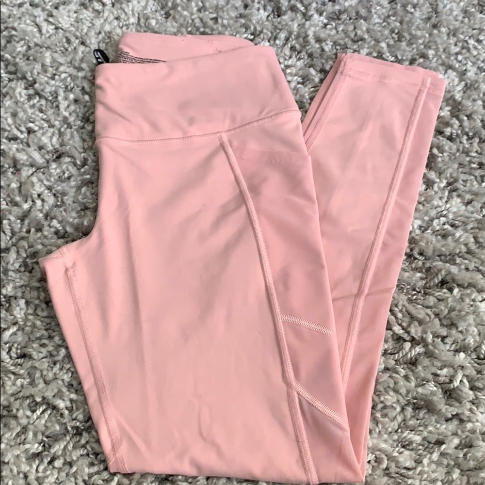 Pink Victoria Sport leggings!
